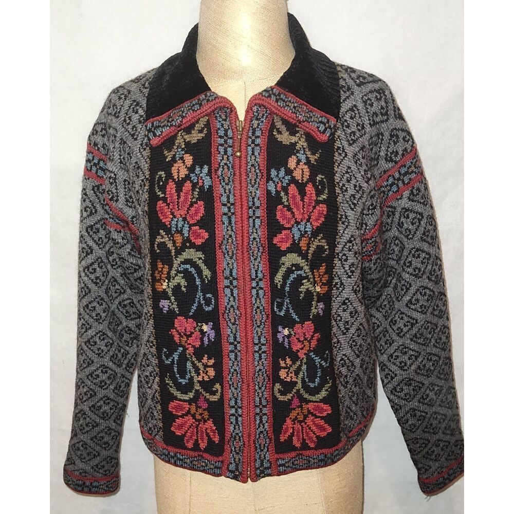 Icelandic Design Wool Cardigan Sweater Floral Embroidered Flowers Vintage Small.